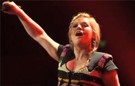 Tait Stages "The Pods" - Kelly Clarkson (2013) Online