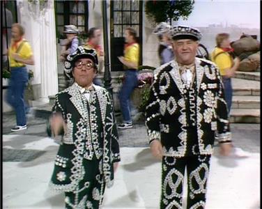 The Two Ronnies Episode #9.4 (1971–1987) Online